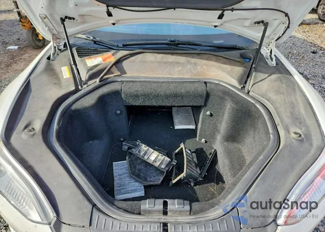 2014 Tesla Model S из США, поврежденный, VIN 5YJSA1H19EFP38283